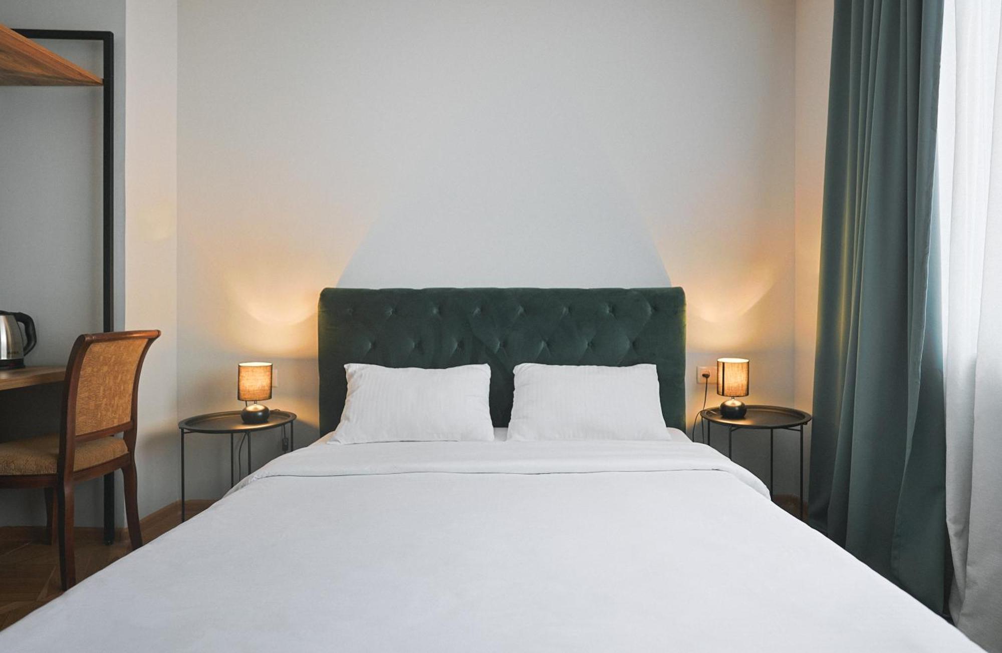 Hotel White House Тбилиси Экстерьер фото